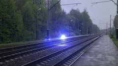 Kann ein Kugelblitz ins Haus fliegen? Zeugenaussagen und Erklärungen von Physikern